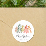 Adesivo Merry Christmas Pine Tree Watercolor<br><div class="desc">Etiquetas simples e elegantes para os presentes de férias e correspondência com uma abstrato de cor d'água de pinheiros em verde-mudo,  vermelho,  ouro e laranja,  "Feliz Natal" em um roteiro de na moda e seu nome na tipografia moderna.</div>