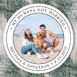 Adesivo Meus Humanos Casaram-Se Com Casamento De Pet Perso<br><div class="desc">Adicione o toque final aos seus anúncios de casamento de cães com estas fotos personalizadas, e personalizado 'Meus Humanos Casaram-se com adesivos. Personalize com sua foto, nomes e data favoritos. COPYRIGHT © 2020 Judy Burrows, Black Dog Art - Todos Os Direitos Reservados. Os Meus Humanos Casaram-se com um adesivo de...</div>