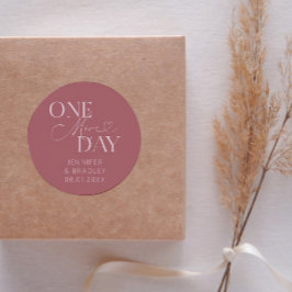 Adesivo Mínimo Mais Um Dia De Ensaio De Casamento Rosa-Dou