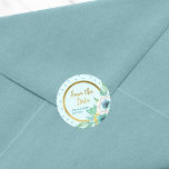 Adesivo Mint Bolinhas Faux Dourado Floral Salvar a Data<br><div class="desc">Este na moda Salve o adesivo Data Round na borda falsa dourada, padrão de bolinhas da casa de menta e belo floral de aquarela. Use-o para selar os envelopes Salvar a Data, favorecer bolsas ou decoração. Veja outros itens correspondentes no meu convite de Casamento/Brida na minha loja aqui -> http://www.zazzle.com/collections/mint_stripes_faux_gold_floral_wedding_bridal-119233279177896925?rf=238364477188679314...</div>