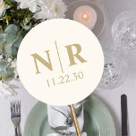 Adesivo Monograma De Casamento, Noite E Iniciais De Casame<br><div class="desc">Adicione um pouco de elegância aos seus favores de casamento com os nossos Padrões Clássicos de Monograma e Iniciais de Casamento. Estes adesivos são a maneira perfeita de personalizar seus favores de casamento, presentes e envelopes com um toque de eterno. Apresentando um monograma minimalista de casamento para o casal, esses...</div>