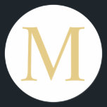 Adesivo Monograma Elegante branco e Dourado<br><div class="desc">Um design elegante, branco e dourado, na moda, com o seu monograma em estilo de fonte profissional de ouro, em fundo branco. Clique no botão personalizar para personalizar o design escolhendo a cor que você quer e até mesmo adicionando seu próprio texto. Note-se que a folha de ouro apresentada no...</div>