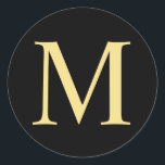 Adesivo Monograma Elegante Preto e Dourado<br><div class="desc">Um design elegante e preto-e-ouro, com na moda, que apresenta o seu monograma em estilo de fonte profissional de ouro em fundo preto. Clique no botão personalizar para personalizar o design escolhendo a cor que você quer e até mesmo adicionando seu próprio texto. Note-se que a folha de ouro apresentada...</div>