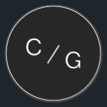 Adesivo Monograma moderno de casal minimalista editável a<br><div class="desc">O moderno e Dourado design, minimalista, falso círculo de cor de folha de ouro adiciona um pequeno brilho moderno, chic e simples, perfeito para casamento moderno ou casamento de praia no verão. Personalize seu próprio adesivo monograma e adicione um toque pessoal ao seu casamento! Veja todas as peças correspondentes na...</div>