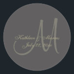 Adesivo Monograma preto e Dourado<br><div class="desc">Dourado monograma em fundo preto. Personalize para atender às suas necessidades.</div>