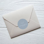 Adesivo Monograma Simples Casamento Azul Derramado Inicial<br><div class="desc">Estes adesivos redondos apresentam texto simples com iniciais e um tema de cor azul empoeirado. Todo texto pode ser personalizado para criar os adesivos personalizados perfeitos para o dia do seu casamento. Visite minha coleção de casamento azul empoeirada minimalista para ver todos os itens coordenadores. #dustybluecasamento #personweddingstickers</div>