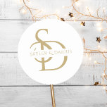 Adesivo Monograma Simples De Casamento Personalizado Com N<br><div class="desc">Adicione um toque personalizado aos detalhes do seu casamento com o Simple Wedding Monograma Personalizado com Name Classic Round Sticker. Apresentando um monograma personalizado com as iniciais da noiva e do noivo, esses adesivos elegantes são perfeitos para selar envelopes de casamento, decorar favores ou adicionar um sotaque de na moda...</div>