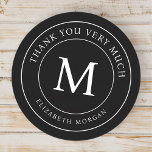 Adesivo Muito Obrigado, Moderno Monograma<br><div class="desc">Essa design simples e moderna é composta por tipografia de serifa. Use isto como adesivo de envelope nos envelopes de cartões de agradecimentos para amigos e familiares.</div>