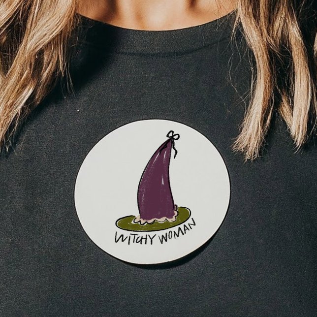 Adesivo Mulher Bruxa Ilustrada Chapéu de Bruxa Roxo (Witchy Woman Illustrated Purple Witch Hat Classic Round Sticker)