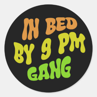 Adesivo Na cama de uma gangue das 21:00