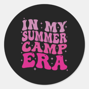 Adesivo Na Minha Era de Acampamento de Verão Groovy Divert