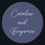 Adesivo Na moda Modern Script Wedings Names Marinho Azul<br><div class="desc">Na moda Modern Script Wedings Names Marinho Blue Classic Round Sticker</div>