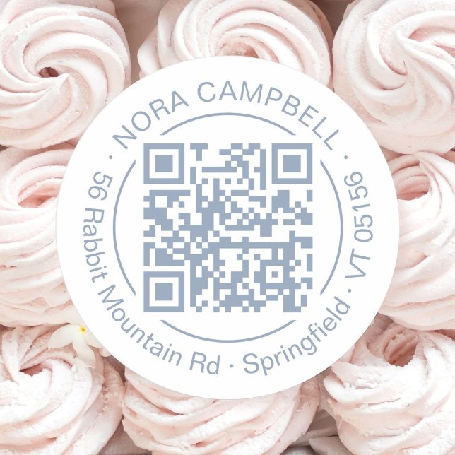 Adesivo Nome da empresa Endereço Round QR Code Dusty Blue (Modern, elegant business name, QR code round sticker with circle frame in dusty blue.)