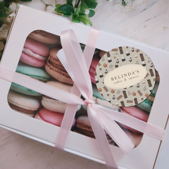 Adesivo Nome personalizado do Chef de cozinha do tema Choc (Chocolate Theme Bakery Chef Custom Name Classic Round Sticker)