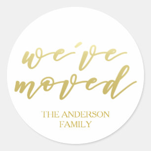 Adesivo Nós nos mudamos   Script Dourado personalizado