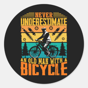 Adesivo Nunca Subestime um Homem Velho numa Bicicleta
