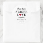 Adesivo O 'more Love Wedding Classic Round Sticker<br><div class="desc">É Mais Amor. Adicione um toque divertido de cor e estilo único aos seus favores de casamento ou chá de panela. Um saco de chás de panela é um excelente adicional ao planejamento de partidos. Essas bolsas únicas serão facilmente usadas como presente e podem servir como uma bela decoração em...</div>
