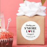 Adesivo O 'more Love Wedding Classic Round Sticker<br><div class="desc">É Mais Amor. Adicione um toque divertido de cor e estilo único aos seus favores de casamento ou chá de panela. Um saco de chás de panela é um excelente adicional ao planejamento de partidos. Essas bolsas únicas serão facilmente usadas como presente e podem servir como uma bela decoração em...</div>