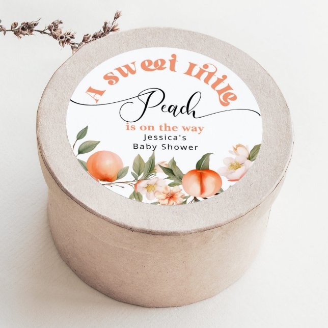 Adesivo O pêssego está a caminho do chá de fraldas (Criador carregado)