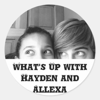 Adesivo O que há com Hayden e Allexa?