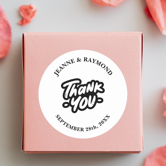 Adesivo Obrigado Caligrafia Script Favor de Casamento (Calligraphy script thank you sticker adds elegant charm to wedding favors with your names)