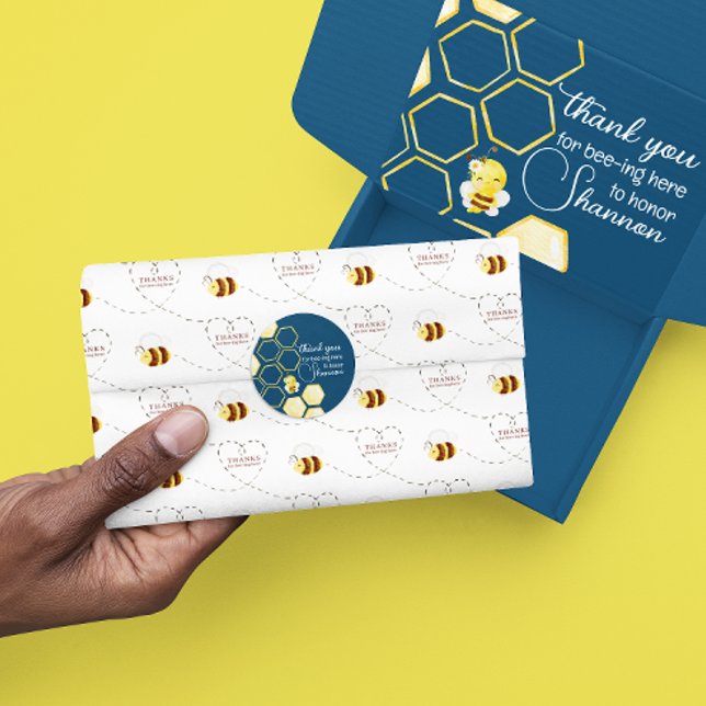 Adesivo Obrigado Por Estar Aqui Com Chá de fraldas (Thank your baby shower guests with this cute, "Thanks for bee-ing here" stickers! )