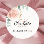 Adesivo Obrigado verde rosa de ouro floral<br><div class="desc">Fundo branco. Decorados com ouro rosa e cor-de-água,  flores,  rosa,  folhas de eucalipto,  galhos,  verde,  folhas de ouro falsas. Personalize e adicione seu primeiro nome,  iniciais do monograma e nome do cheio. Perfeito para favores de aniversário,  chá de panela ou chá de fraldas.</div>