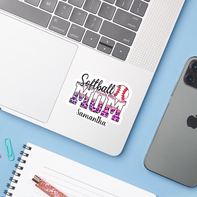 Adesivo Orgulhosa Softball Mãe Life (Notebook com iPhone)
