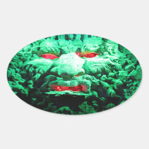 Cara Assustadora Mascarada na Rocha