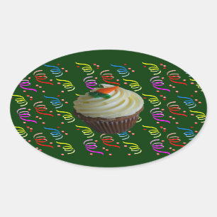 Adesivo Oval Cupcake do bolo de cenoura com confetes