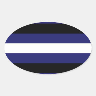 ADESIVO OVAL DESIGN DE LISTRAS DE COURO ORGULHOSAS