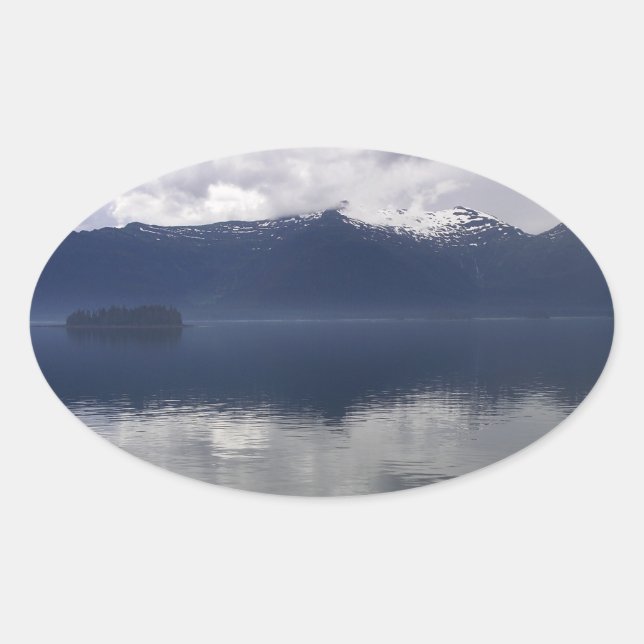 Adesivo Oval Misty Alaskan Sea in Shades of Blue (Frente)