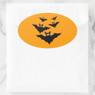 Adesivo Oval Morcegos pretos voadores legais e fofos de Hallowe