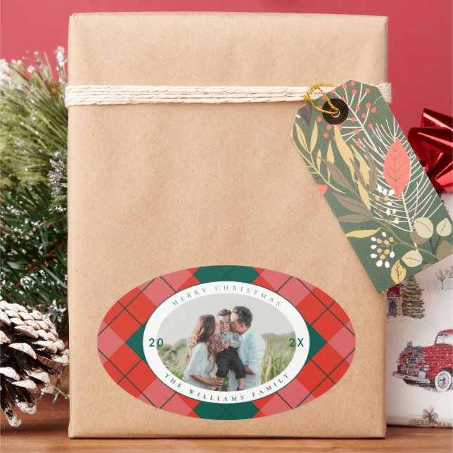 Adesivo Oval Red and Green Plaid Family Photo Merry Christmas (Feriado)