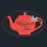 Adesivo Oval Red Lace Christmas Teapot Party<br><div class="desc">Este adesivo bonito da festa de Natal apresenta uma delicada cartaz preta e bule coberto de um cadarço vermelho vintage. A cor de fundo pode ser cortada por você para ajustado as cores do tema. O elegante motif vermelho de entrelaçamento de estrelas e flores lembra o antigo artesanato do fazer...</div>