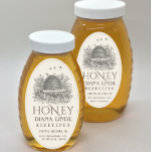 Adesivo Oval Rótulo de mel em linha marfim de 32 oz (Vintage Sk<br><div class="desc">Personalize esta etiqueta de mel com o seu nome ou nome comercial, informações de contato, endereço e peso líquido do mel. Conversões de peso líquido de mel comum: 8 oz (227 g), 12 oz (340 g), 16 oz (454 g), 32 oz (907 g), 5 lb (2, 27 kg). Etiqueta de...</div>