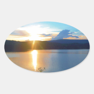 Adesivo Oval Sol azul no lago