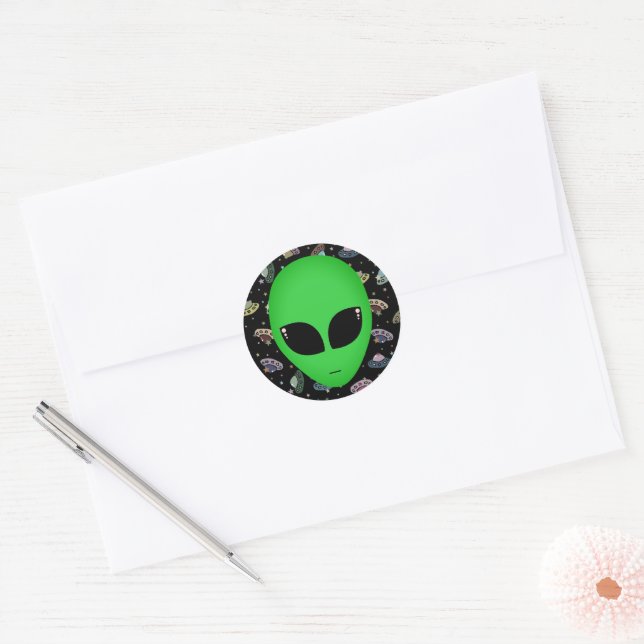Adesivo OVNI de Voo Exterior do Cabeça de alienígena (Envelope)