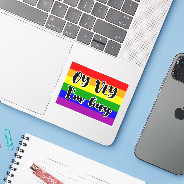 Adesivo Oy Vey, sou Gay Rainbow Flag Engraçado (Notebook com iPhone)