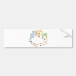 Adesivo Para Carro Peter Rabbit na cama (sendo alimentado pela mãe)