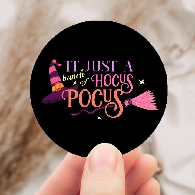 Adesivo Pastel Witch Hocus Pocus Halloween Broomstick (Pastel Witch Hocus Pocus Halloween Hat Broomstick Classic Round Sticker)