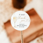 Adesivo Pearls & Prosecco Chá de panela Favor Sticker<br><div class="desc">Estes Chás de panela Pearls & Prosecco Favor Stickers apresentam pérolas elegantes pintadas à mão com uma flauta de champanhe para decorar o seu chá de panela ou brunch. Estas etiquetas adesivas são um belo toque para o seu chá de panela com o nosso decor de Chás de panela Pérolas...</div>