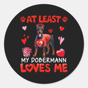 Adesivo Pelo Menos Meu Dobermann Me Ama no Dia dos Namorad