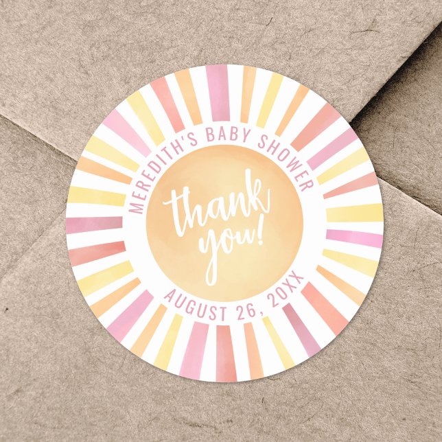Adesivo Pequeno Raio De Sol Rosa Bebê Sol Chamada De Festa (Little Ray Of Sunshine Pink Sun Baby Shower Classic Round Sticker)