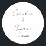 Adesivo Personalização de Casamento de Script Branco Minim<br><div class="desc">Este belo adesivo redondo clássico personalizado de casamento apresenta texto totalmente editável e um fundo branco elegante.</div>