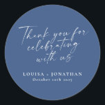 Adesivo Personalizado de Script de Tendência Azul Francês<br><div class="desc">Elegante francês Blue Trendy Script Personalizado Obrigado Clássico Do Adesivo Redondo</div>