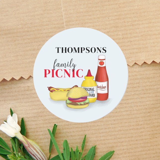 Adesivo Piquenique de Reunião da Família Tipografia Barbeq (Family Reunion simple sticker template with cute hamburgers and hotdogs. )