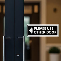 Placa de Utilizar Outra Porta Com Seta Preta