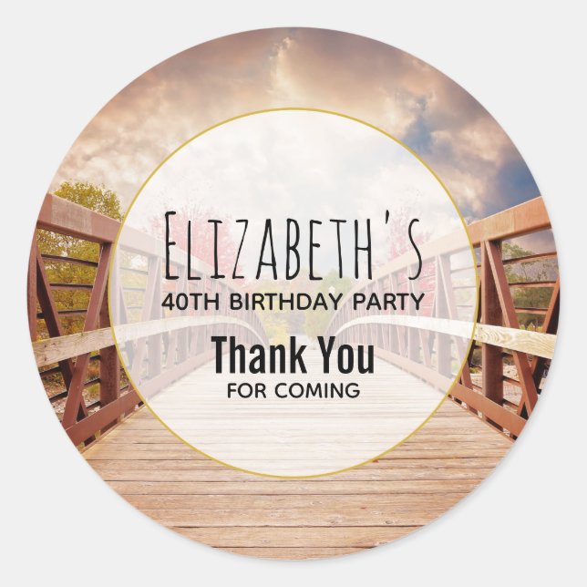 Adesivo Ponte rustica de madeira no campo de aniversário (Frente)