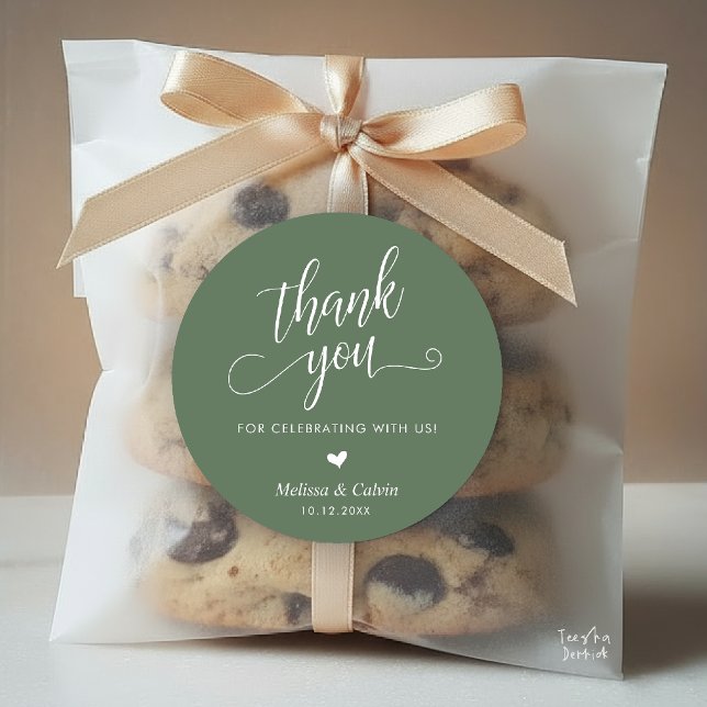 Adesivo Presentes Modernos de Agradecimento de Casamento C (Cute Little Heart Modern Classy Wedding Thank You Gifts Classic Round Sticker in Sage Green)